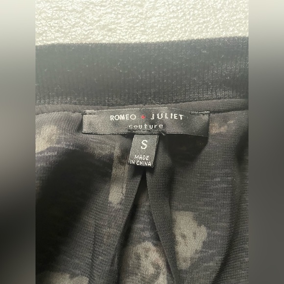 Romeo Juliet Bomber Jacket Women’s Small Black White Floral Full Zip - Picture 9 of 10